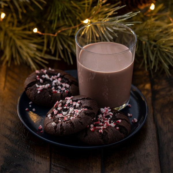 Sunday Night® Chocolate Peppermint Cookies with Sunday Night® Dark Chocolate + Sea Salt Premium Dessert Sauce