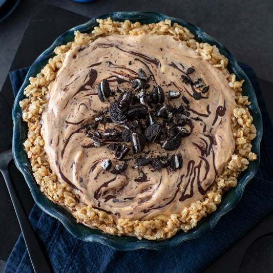 Sunday Night® Ice Cream Pie with Sunday Night® Sweet + Rich Chocolate Premium Dessert Sauce
